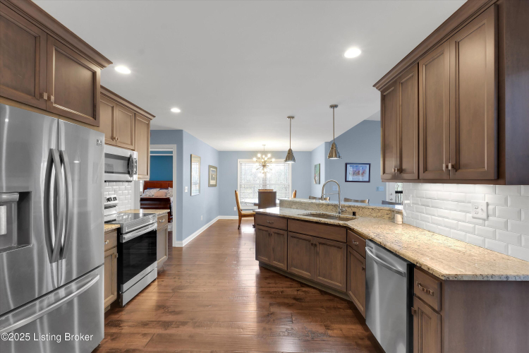 Listing Image 19