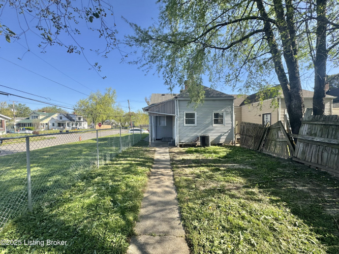 Listing Image 11