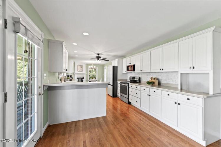 Listing Image 14