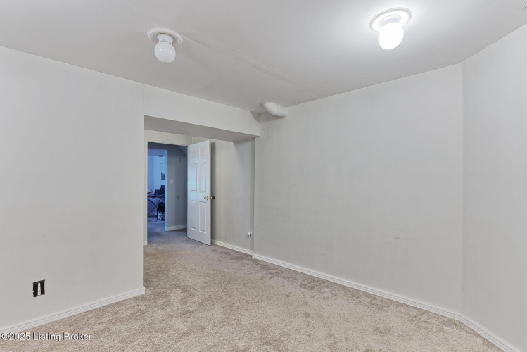Listing Image 41