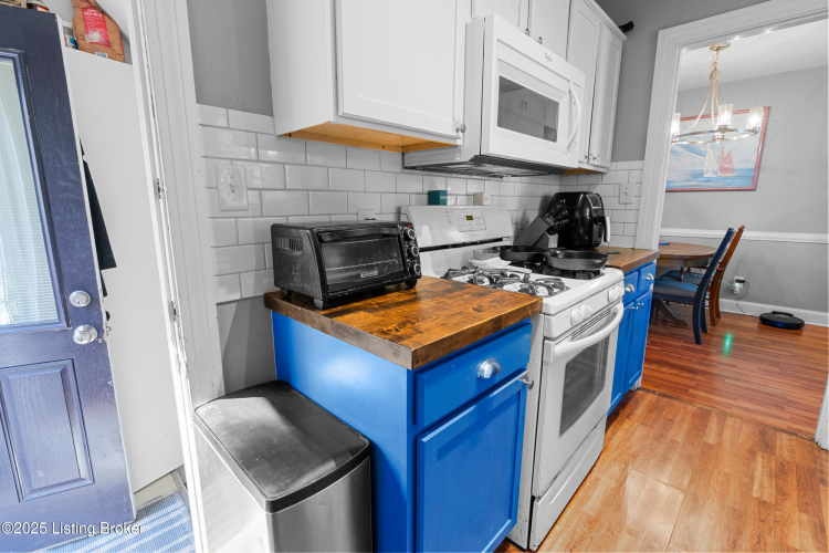 Listing Image 20