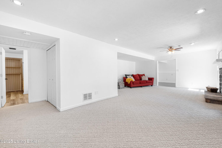 Listing Image 42