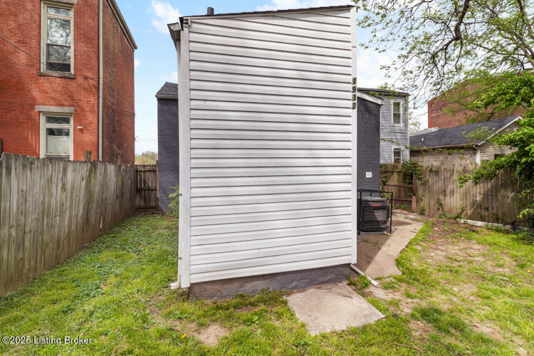 Listing Image 23
