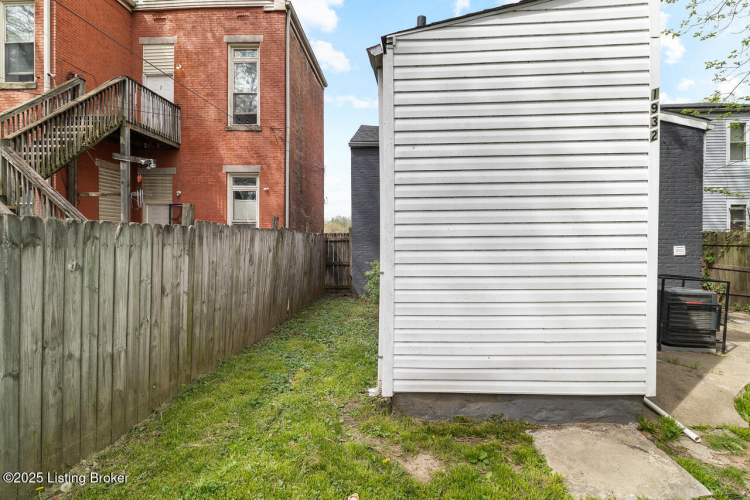 Listing Image 24