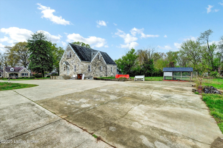 Listing Image 32