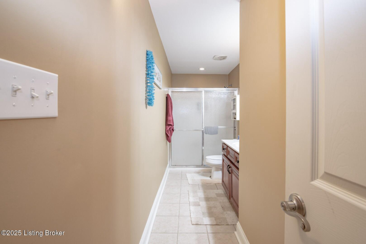 Listing Image 76