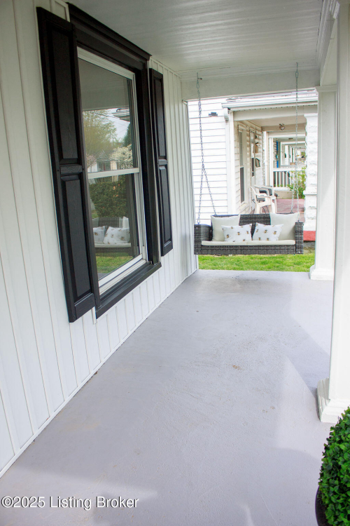 Listing Image 6