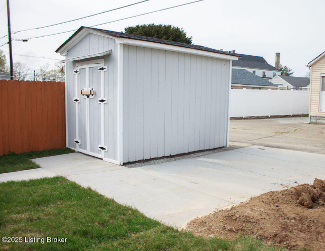 Listing Image 52