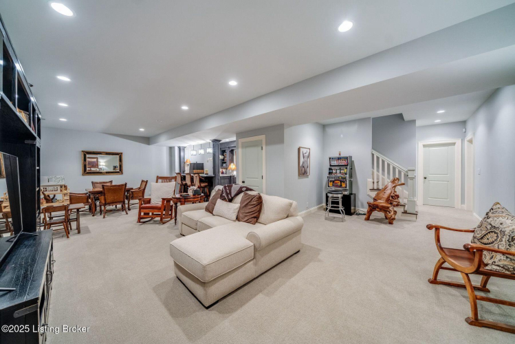 Listing Image 63