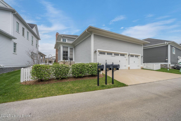 Listing Image 83
