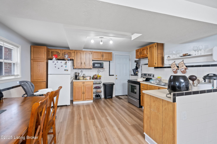 Listing Image 20