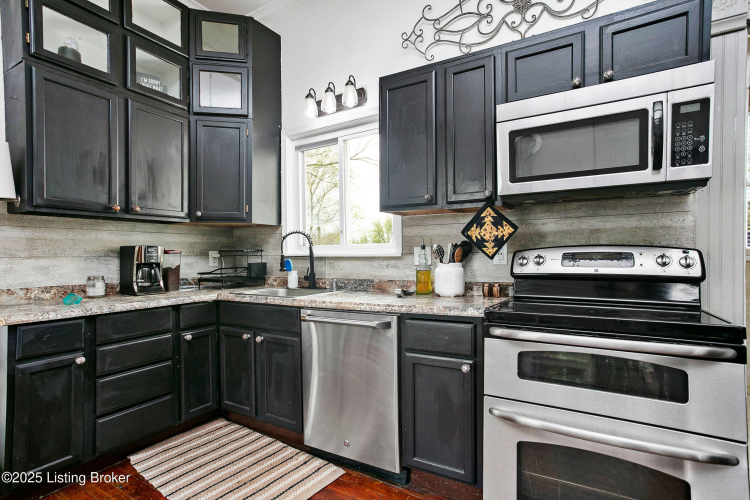 Listing Image 15