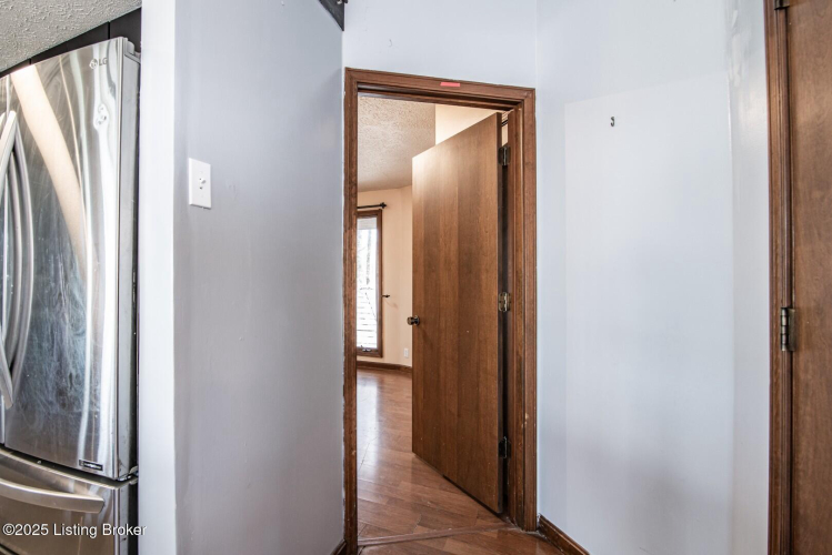 Listing Image 37