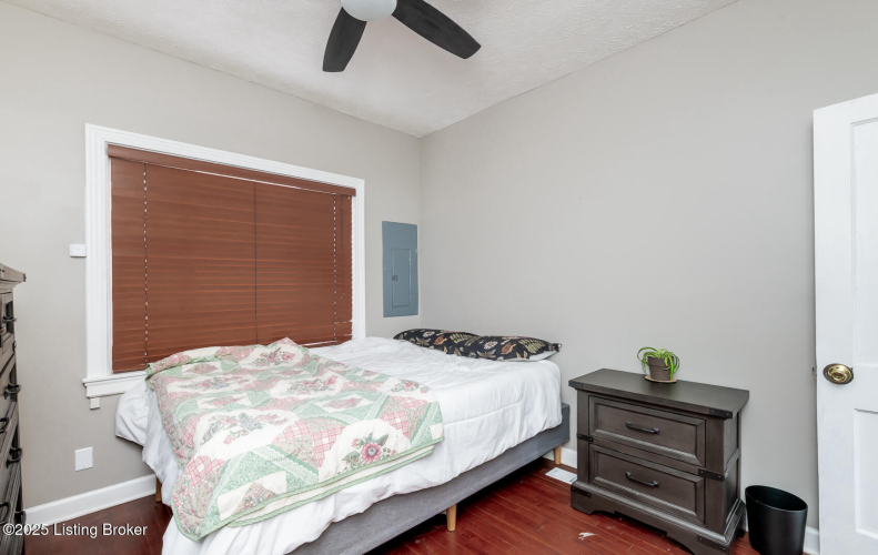 Listing Image 21