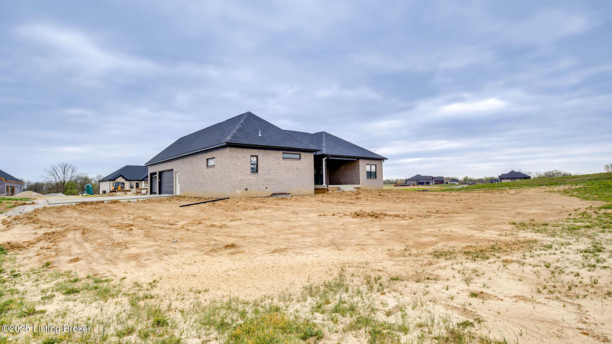 Listing Image 40