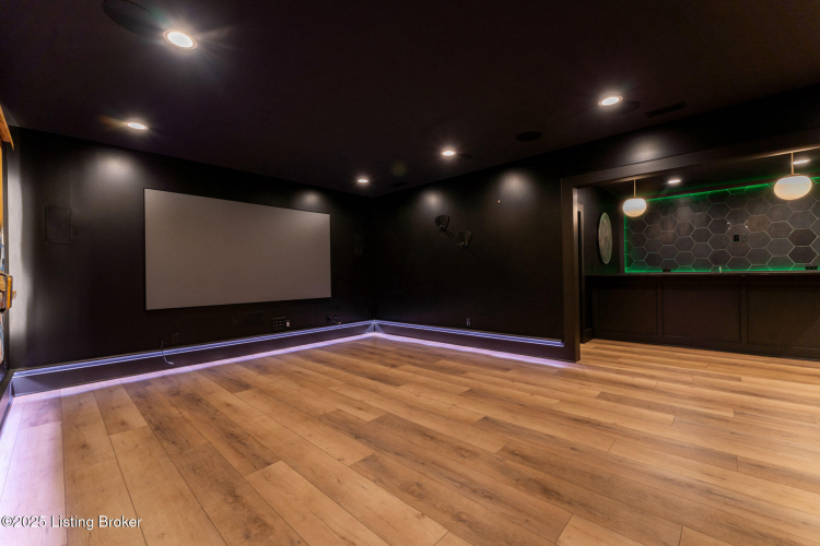 Listing Image 76
