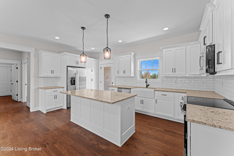 Listing Image 15
