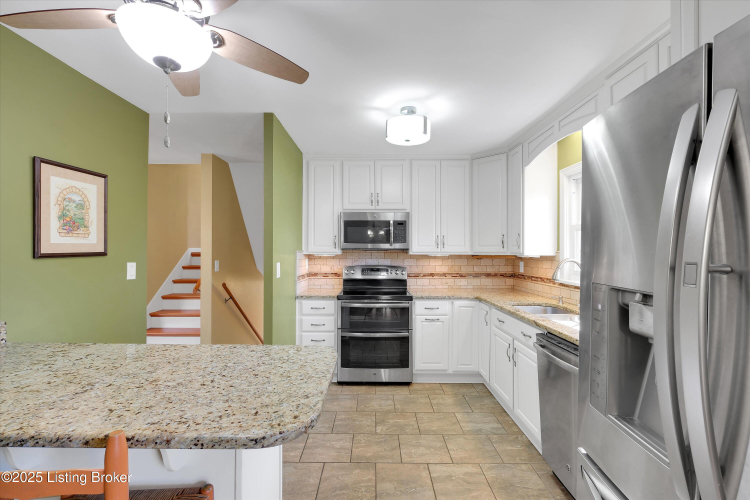 Listing Image 12