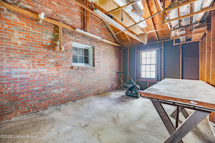 Listing Image 38