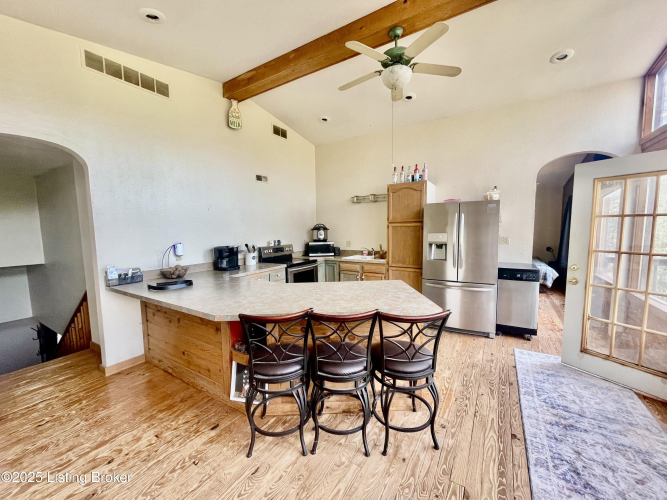 Listing Image 9