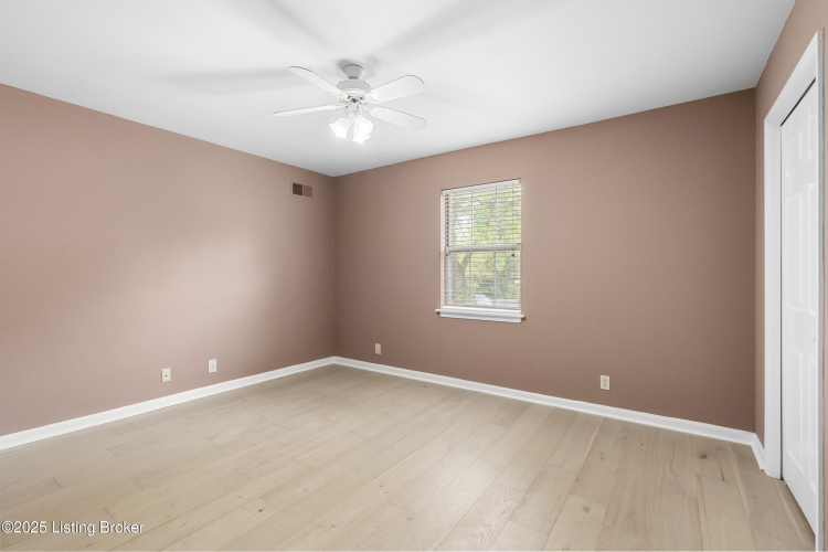 Listing Image 37