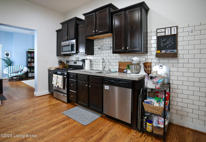 Listing Image 19