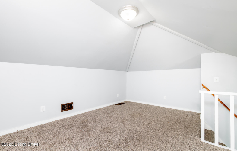 Listing Image 37