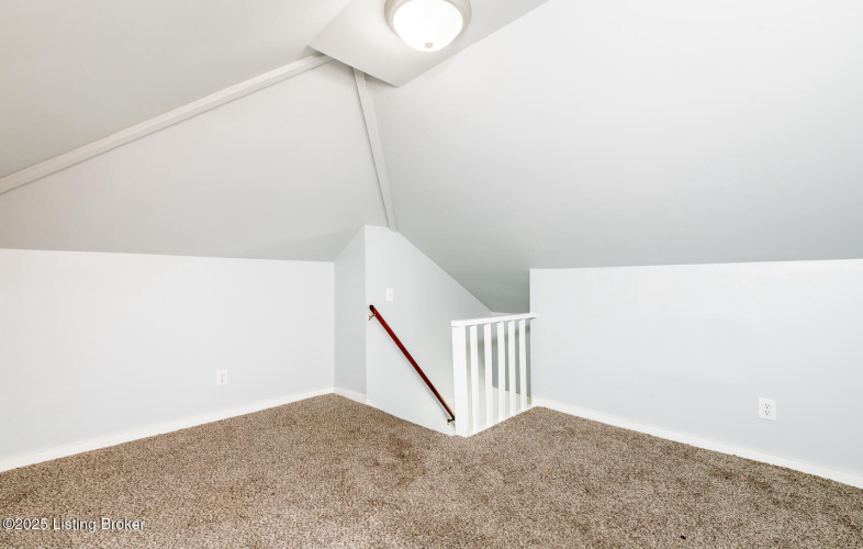 Listing Image 38