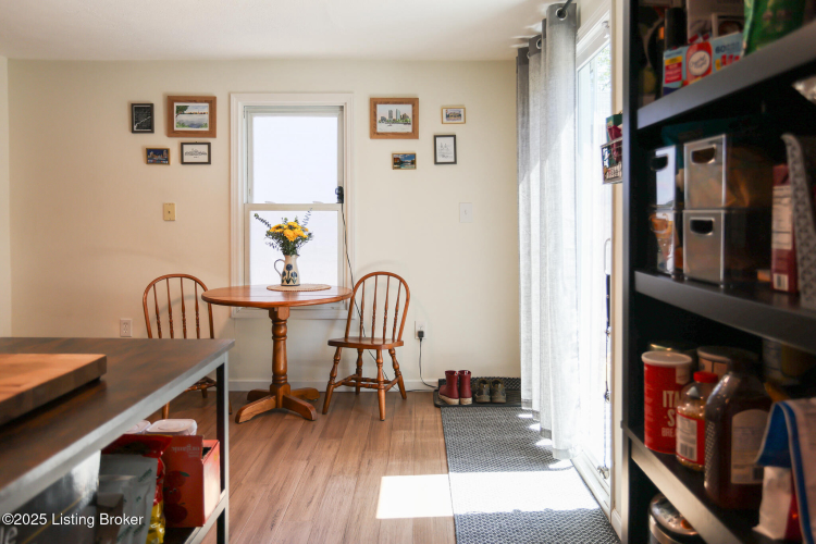 Listing Image 6