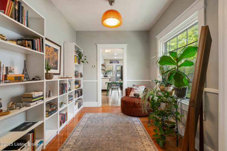 Listing Image 11
