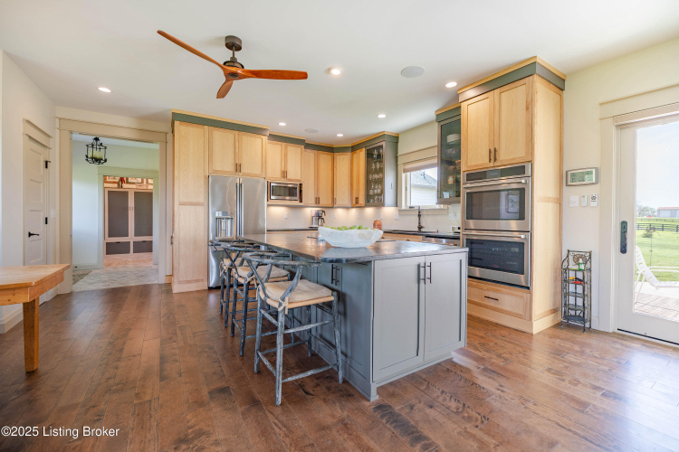 Listing Image 13