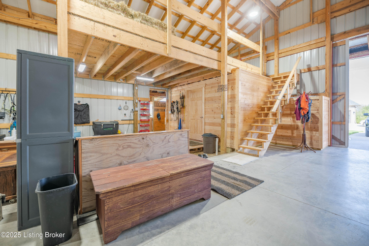 Listing Image 64