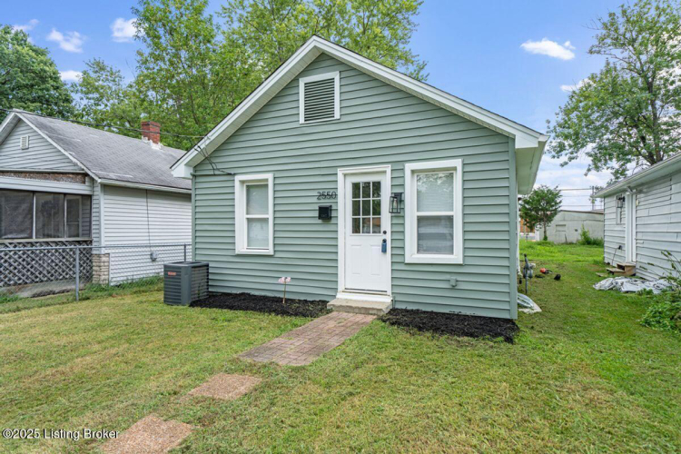 Listing Image 3