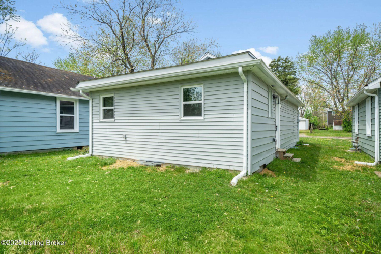 Listing Image 20