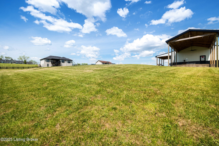 Listing Image 64