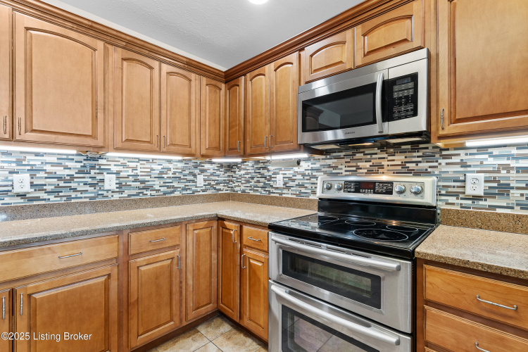Listing Image 18