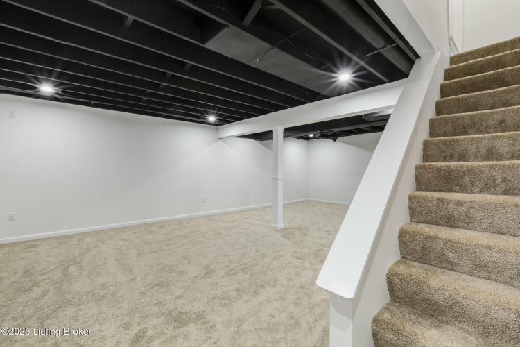 Listing Image 59
