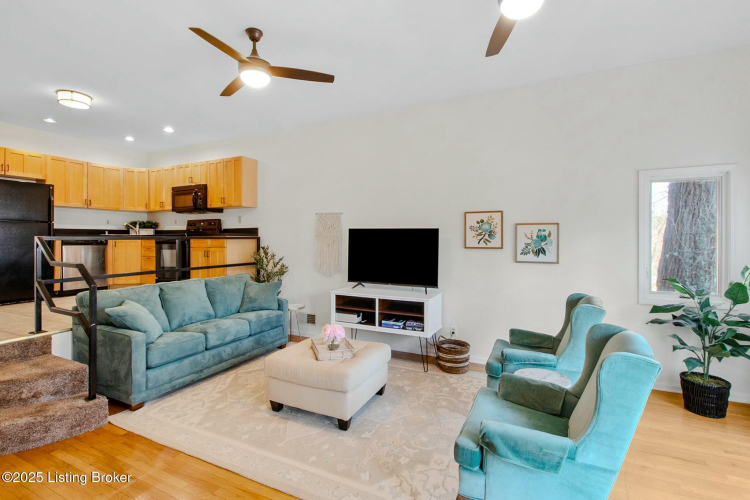 Listing Image 19