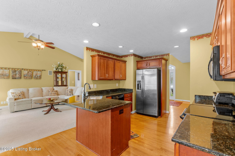 Listing Image 18