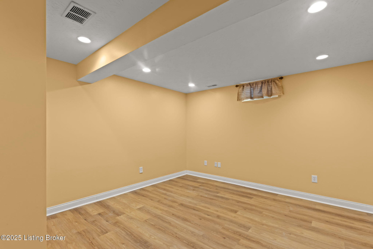 Listing Image 54