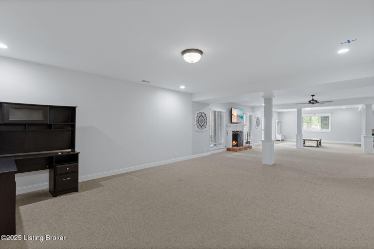Listing Image 41