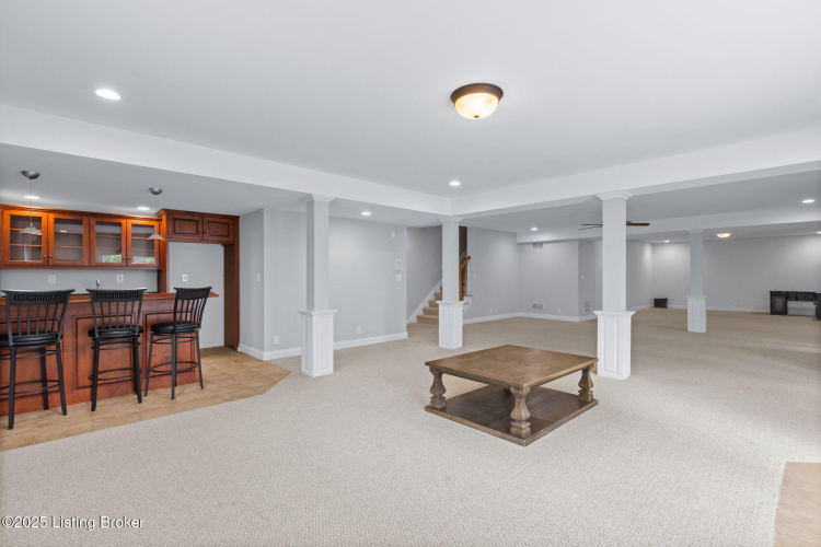 Listing Image 42