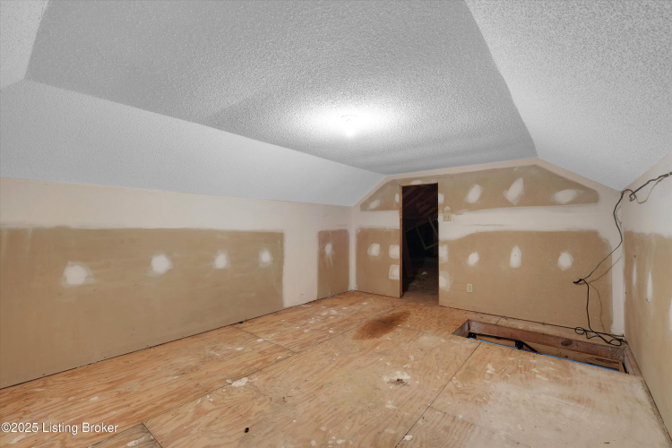 Listing Image 28