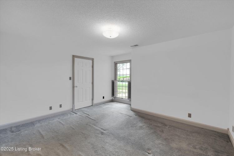 Listing Image 59