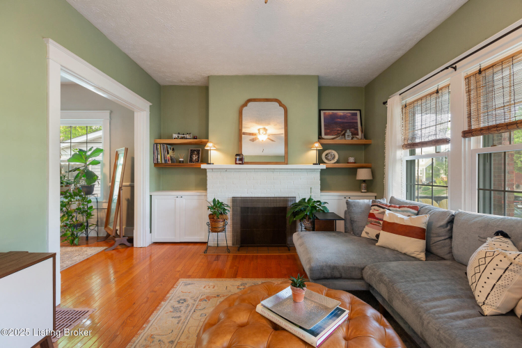 Listing Image 8