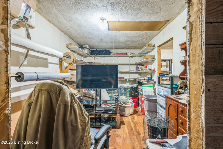 Listing Image 15