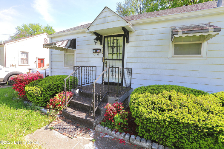 Listing Image 5