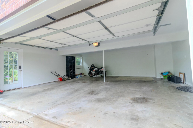 Listing Image 34