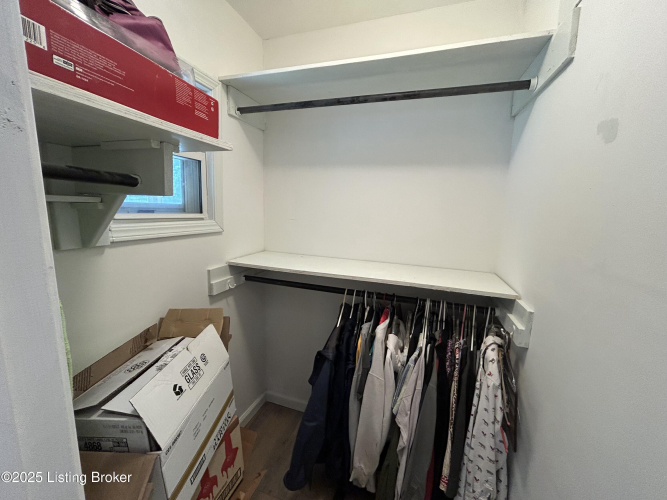 Listing Image 37