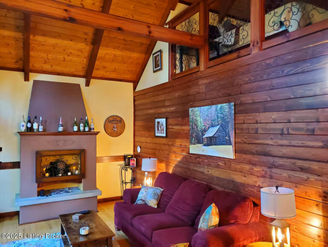 Listing Image 9